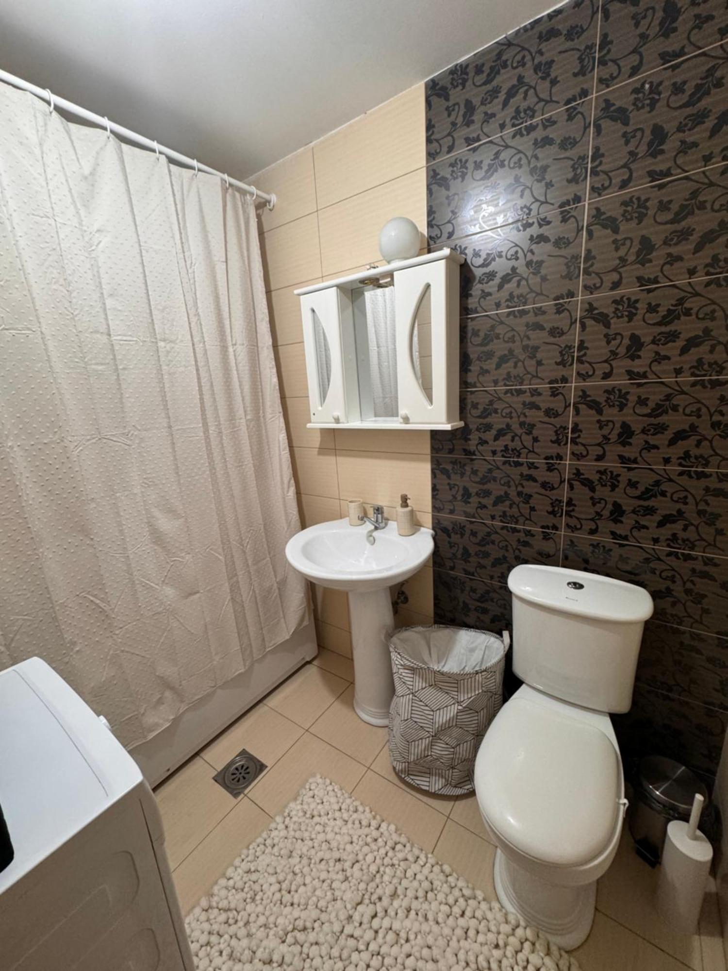 Big Spacious Apartment In Pej Center With Wi-Fi بتش المظهر الخارجي الصورة